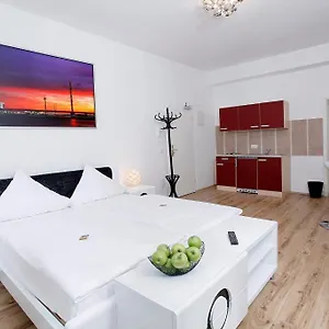 https://centro-hotel-design-apart.topcolognehotels.com