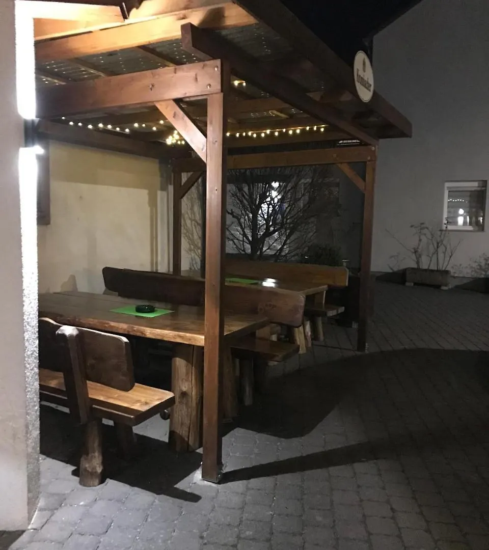 فندق فرانكفورتفي  Hausener Dorfkrug